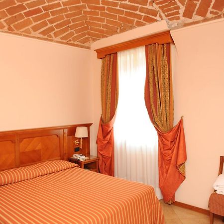 Hotel Acqui & Centro Benessere Акуи Терме Екстериор снимка