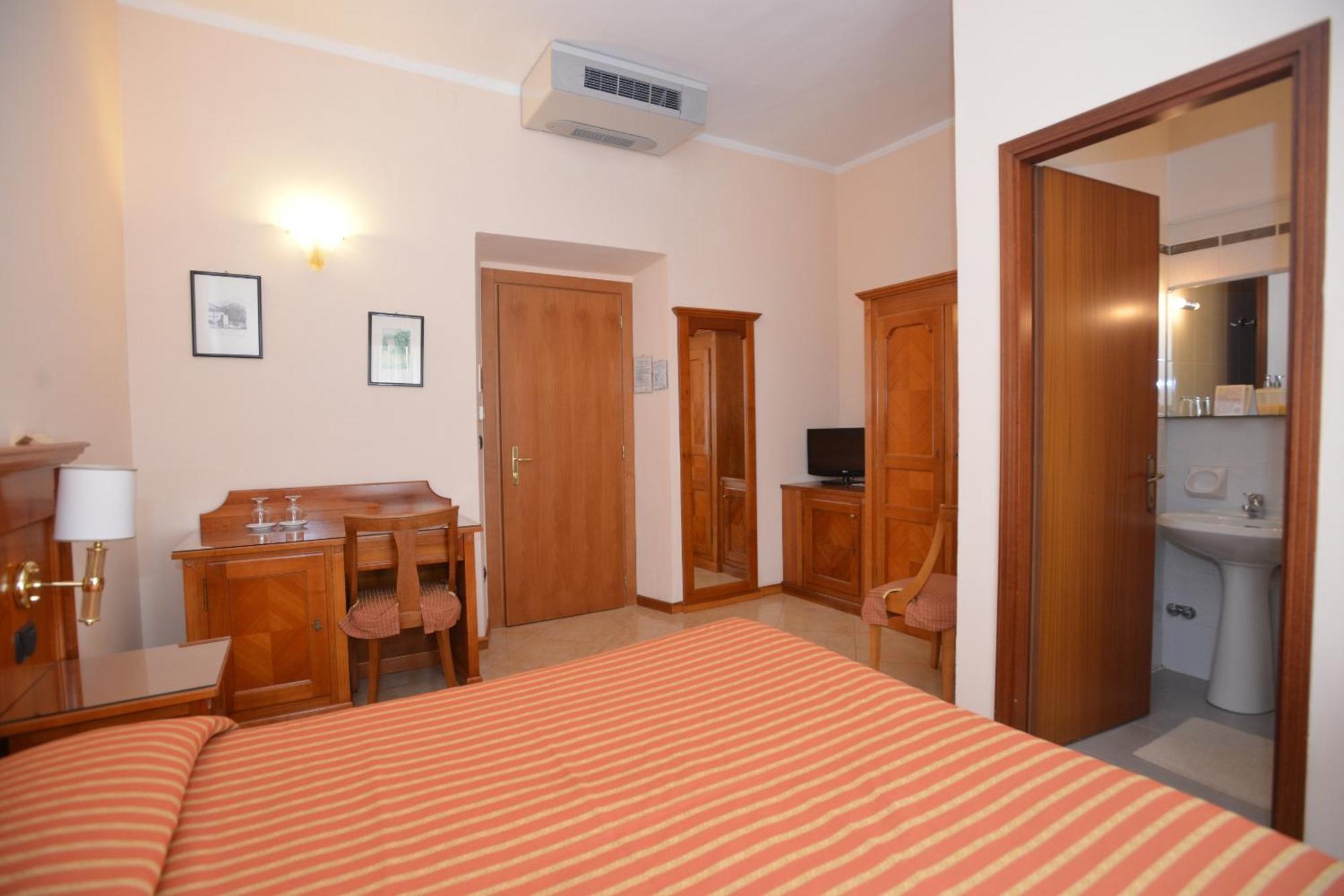 Hotel Acqui & Centro Benessere Акуи Терме Стая снимка
