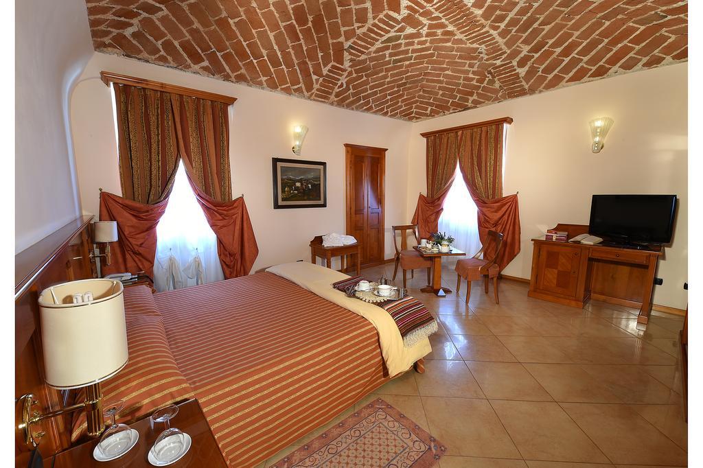 Hotel Acqui & Centro Benessere Акуи Терме Екстериор снимка