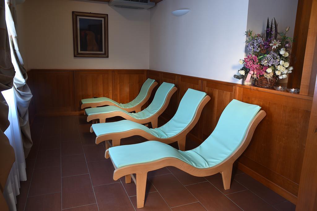 Hotel Acqui & Centro Benessere Акуи Терме Екстериор снимка