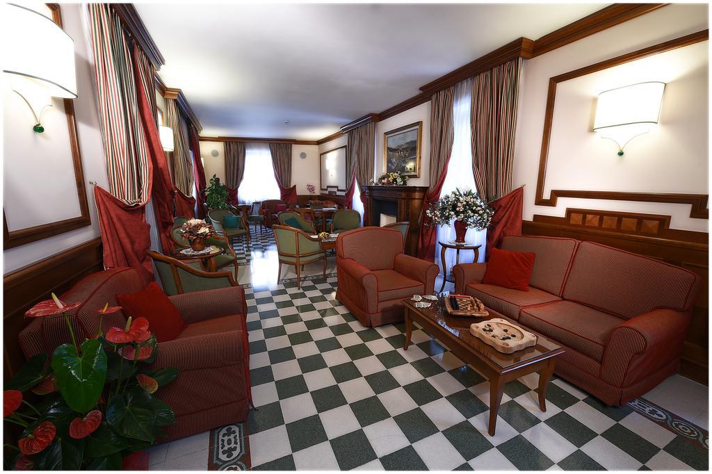 Hotel Acqui & Centro Benessere Акуи Терме Екстериор снимка
