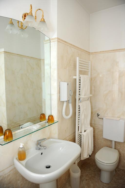 Hotel Acqui & Centro Benessere Акуи Терме Екстериор снимка